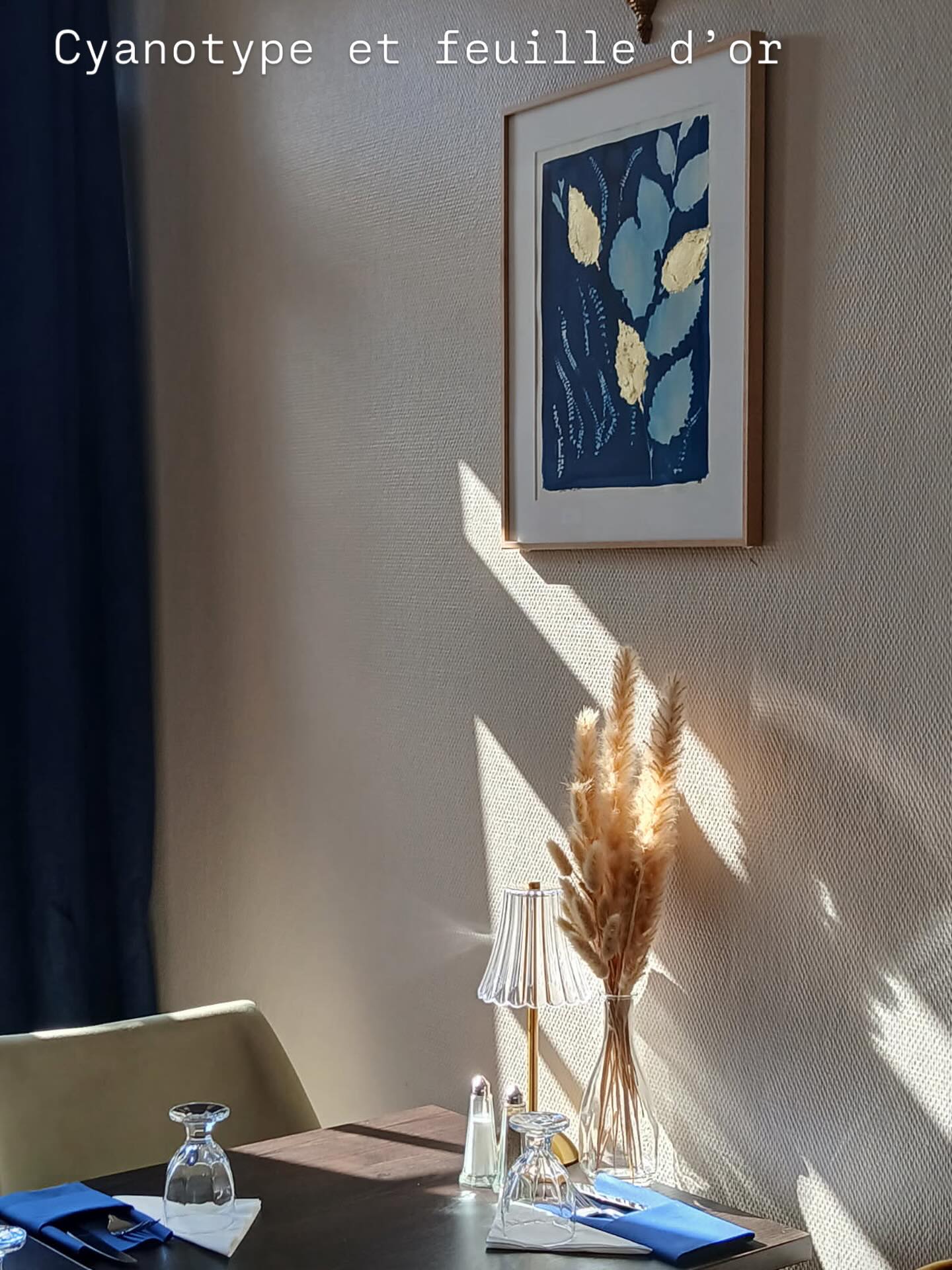Détail décoration : cyanotype et feuille d'or